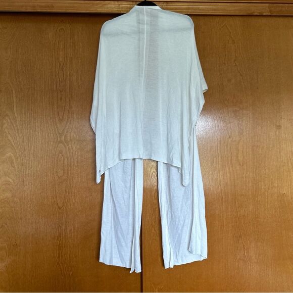 Lululemon Heart Opener Meditation Cloak Wrap in White One Size Viscose Silk - Picture 8 of 9